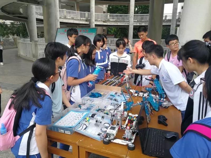 1558402395140259.jpg 科技节.jpg