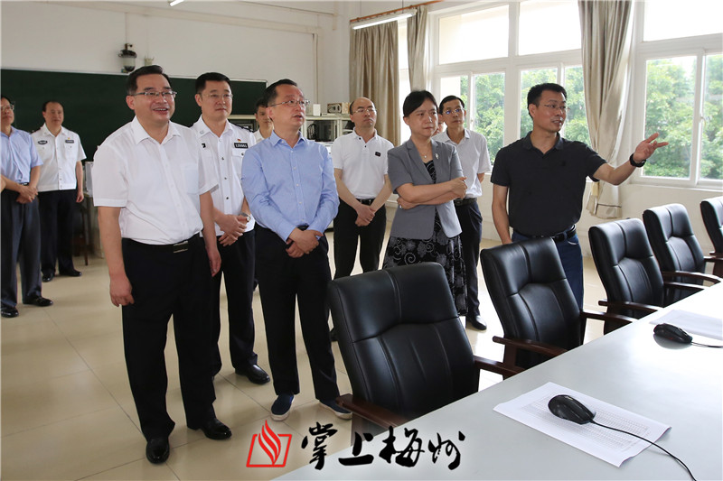 1559812559420793.jpg 3c1f332ec6eb137c04b808a447fcf4f7.jpg