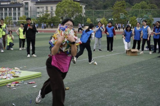 b7980a1c4b843e5887bc6334e33ad21