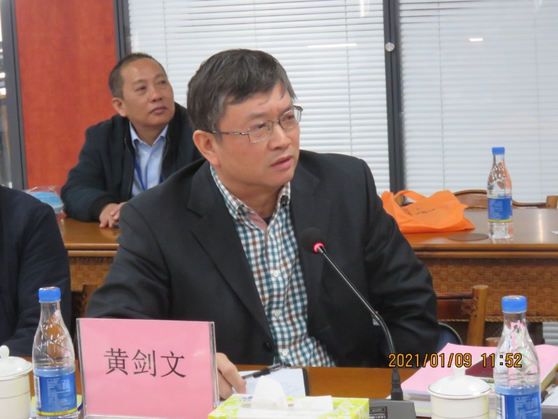 1610505298411969.jpg 17校董黄剑文校友发言.JPG