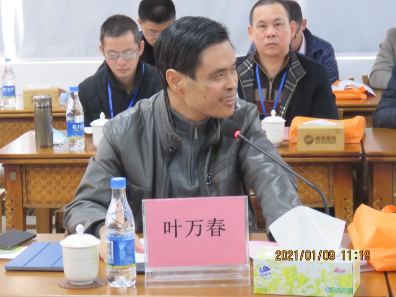 1610505257413424.jpg 14校董叶万春校友发言.JPG