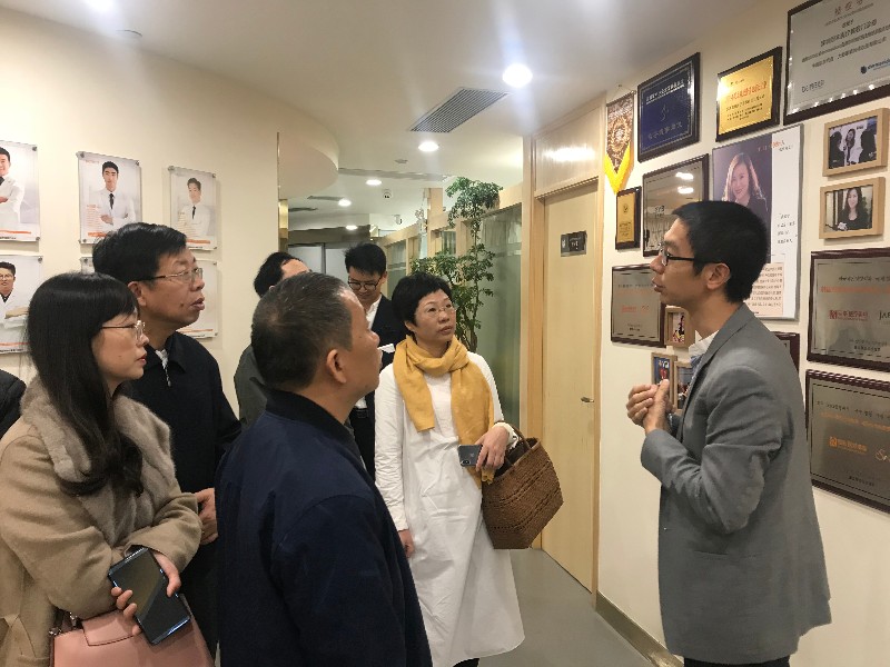 1553699384939010.jpg 27陈峰校友介绍企业发展情况1.jpg